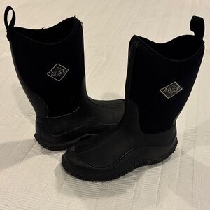 Kids Muck Boots Size 4